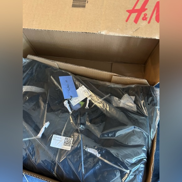 MUGLER H&M Black Nylon Parachute Jacket NWT Men’s Size XL, Ready to Ship 🚢 - Picture 3 of 10